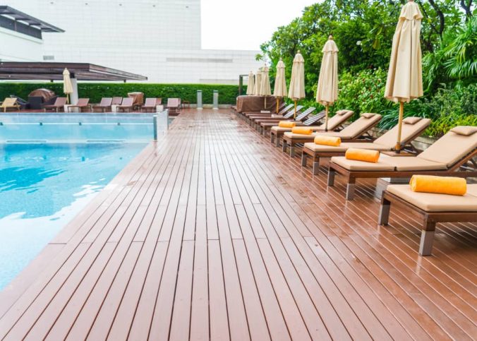 Piso para deck de piscina: beleza e durabilidade à beira da água